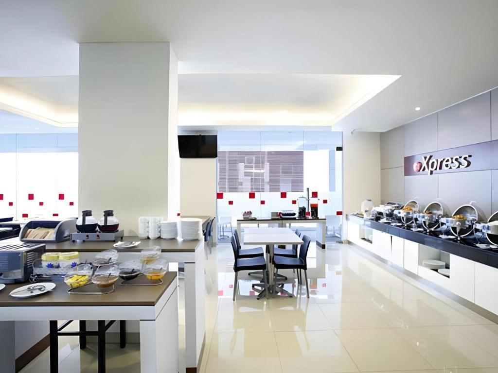 Amaris Hotel La Codefin Kemang Jakarta Exterior foto
