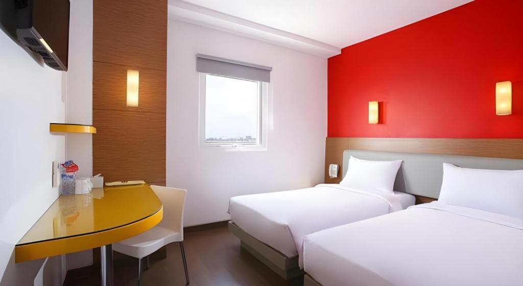 Amaris Hotel La Codefin Kemang Jakarta Exterior foto