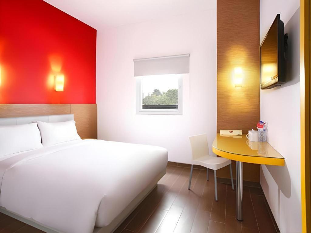Amaris Hotel La Codefin Kemang Jakarta Exterior foto